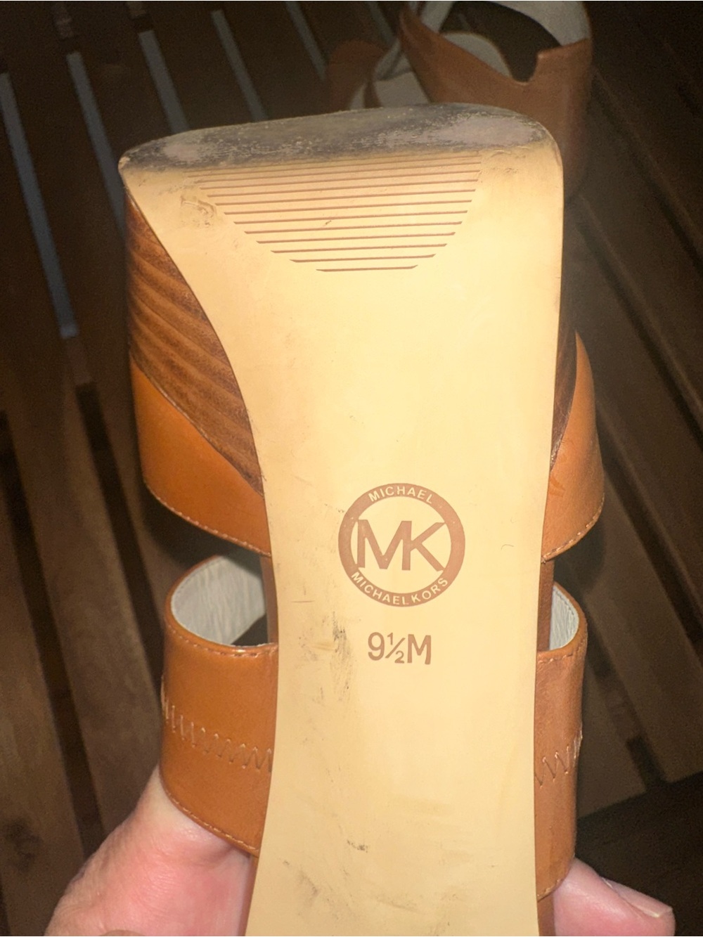 MICHAEL KORS
Berkley sandals Size:9.5 - Picture 12 of 13